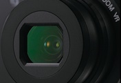 COOLPIX P300�۾��ĥΤF�I�Ӧ�CMOS�P�����A�i�[�֬۾��B�z��O�A�Y�Ϧb�·t�Υ��u���������Ҥ����i����X�M���B�ʤH���Ӥ��C�۾��t�ƤF���J�����Y�M�Q�����d�S�����ǧ޳N���v���B�z���A��Ʀh�\�����M�h�ؤ��m�s��\��C